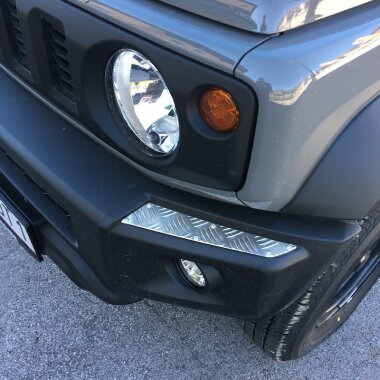 Riffelblechauflagen TREKFINDER für SUZUKI Jimny II Stoßstange vorne rechte & linke Seite