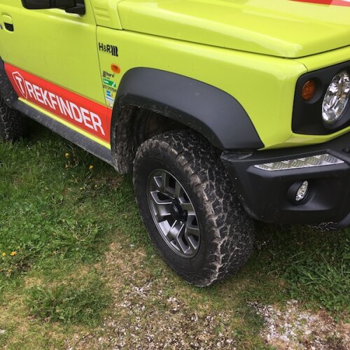 TÜV® Teilegutachen TREKFINDER für Reifenumrüstung SUZUKI Jimmy II Typ HJ m. Stahl- u. Alufelge 15 x 5,5 auf Breitreifen 215/75R15 u. 205/75R15 u. 215/70R15