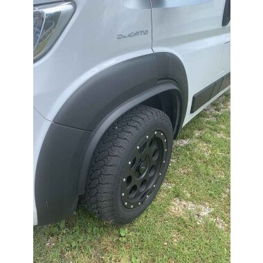 Kotflügelverbreiterung universal 50 mm breit inkl. TÜV® von TREKFINDER | Modellreihe: Regensburg | 300 cm (1 Stück 300 cm) | aus Gummi