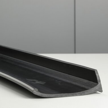 Kotflügelverbreiterung universal 150 mm breit inkl. TÜV® von TREKFINDER | Modellreihe: Freiburg | 150 cm (1 Stück 150 cm) | aus Gummi