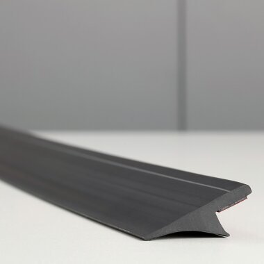 Kotflügelverbreiterung universal 28 mm breit von TREKFINDER | Modellreihe: Heidelberg | aus Gummi Muster (1 Stück 15 cm)