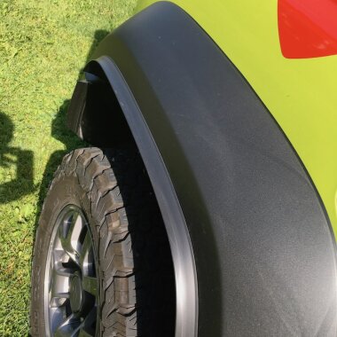 Kotflügelverbreiterung universal 28 mm breit von TREKFINDER | Modellreihe: Heidelberg | aus Gummi Muster (1 Stück 15 cm)